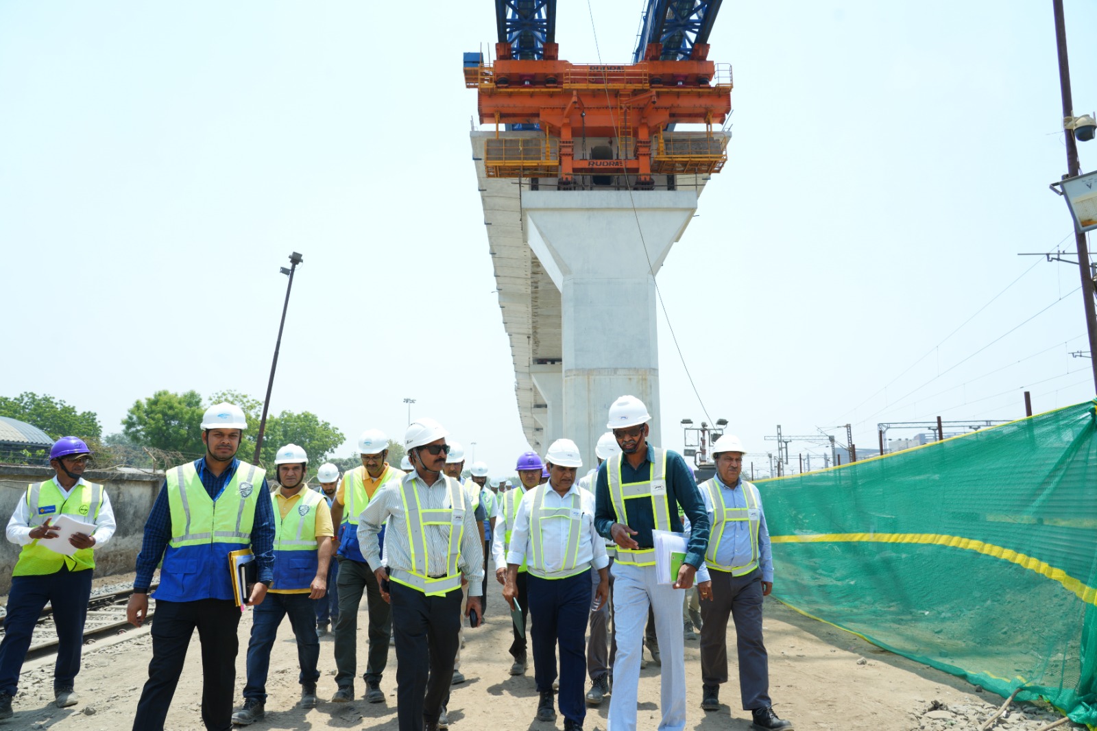 Shri Vivek Kumar Gupta, MD/NHSRCL, led a team of directors, contractors, consultants and senior officials on a comprehensive two-day inspection of Mumbai-Ahmedabad Bullet Train project